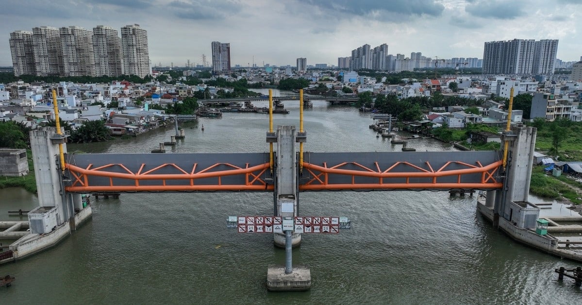 Das Volkskomitee von Ho-Chi-Minh-Stadt erlässt eine neue Richtlinie zur Beseitigung von Hindernissen für ein 10.000 Milliarden VND teures Hochwasserschutzprojekt