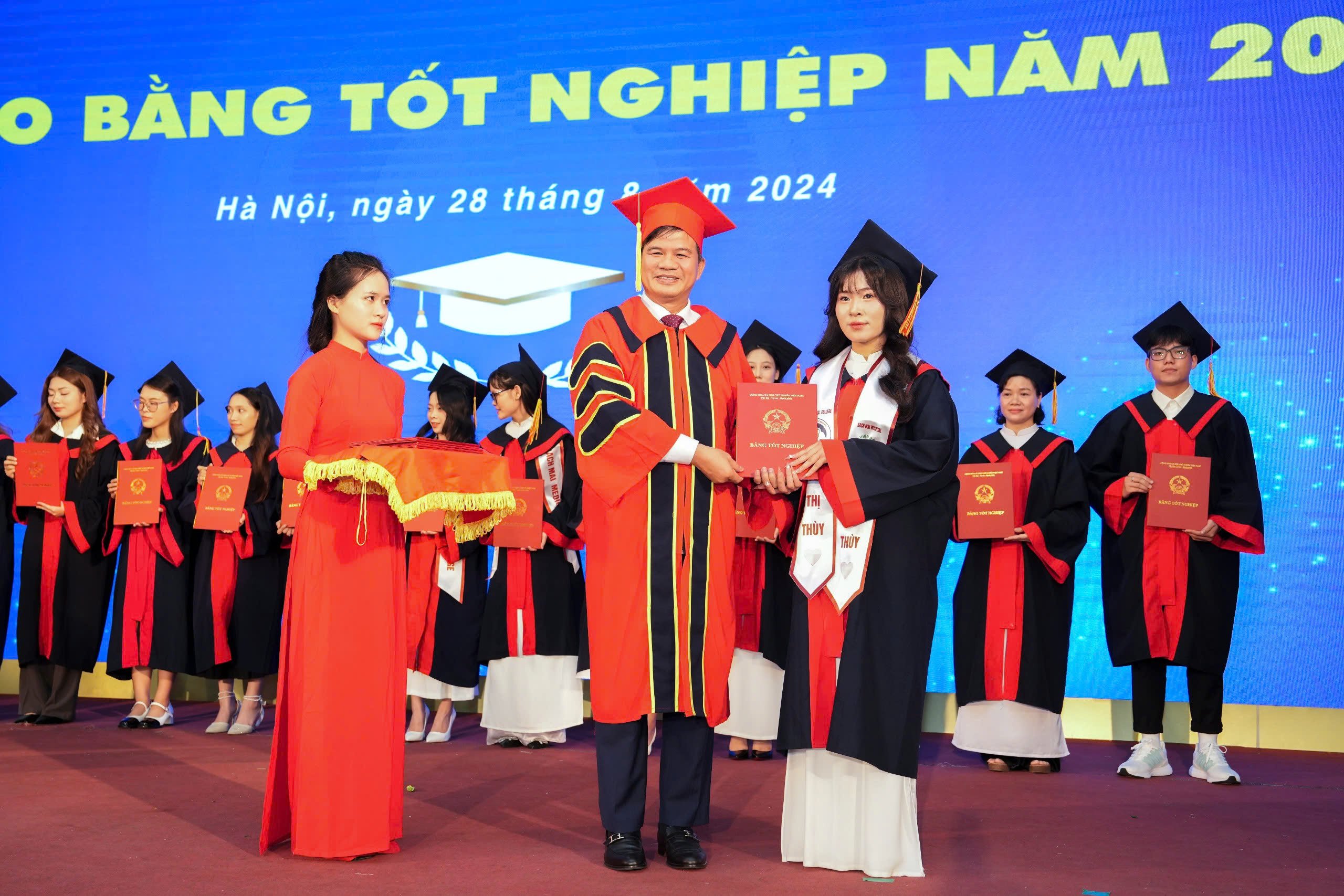 Đề xuất thành lập thêm một trường đại học y dược- Ảnh 1.