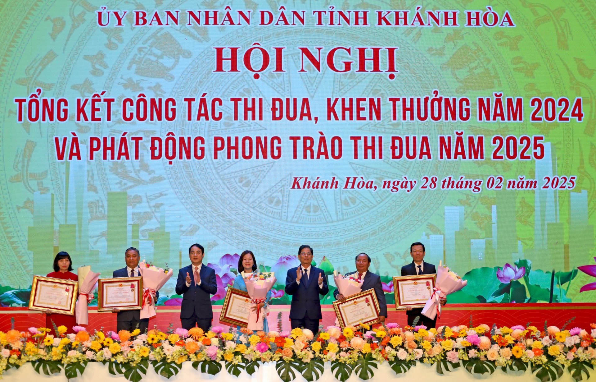 UBND tỉnh phát động phong trào thi đua năm 2025