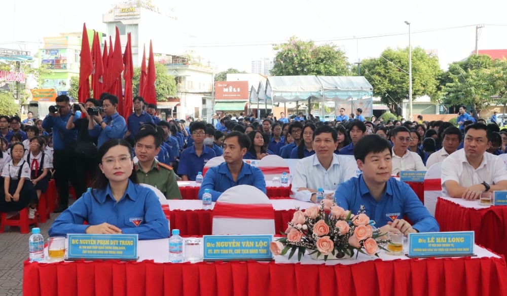 Le khoi dong Thang thanh nien 2025-1.JPG