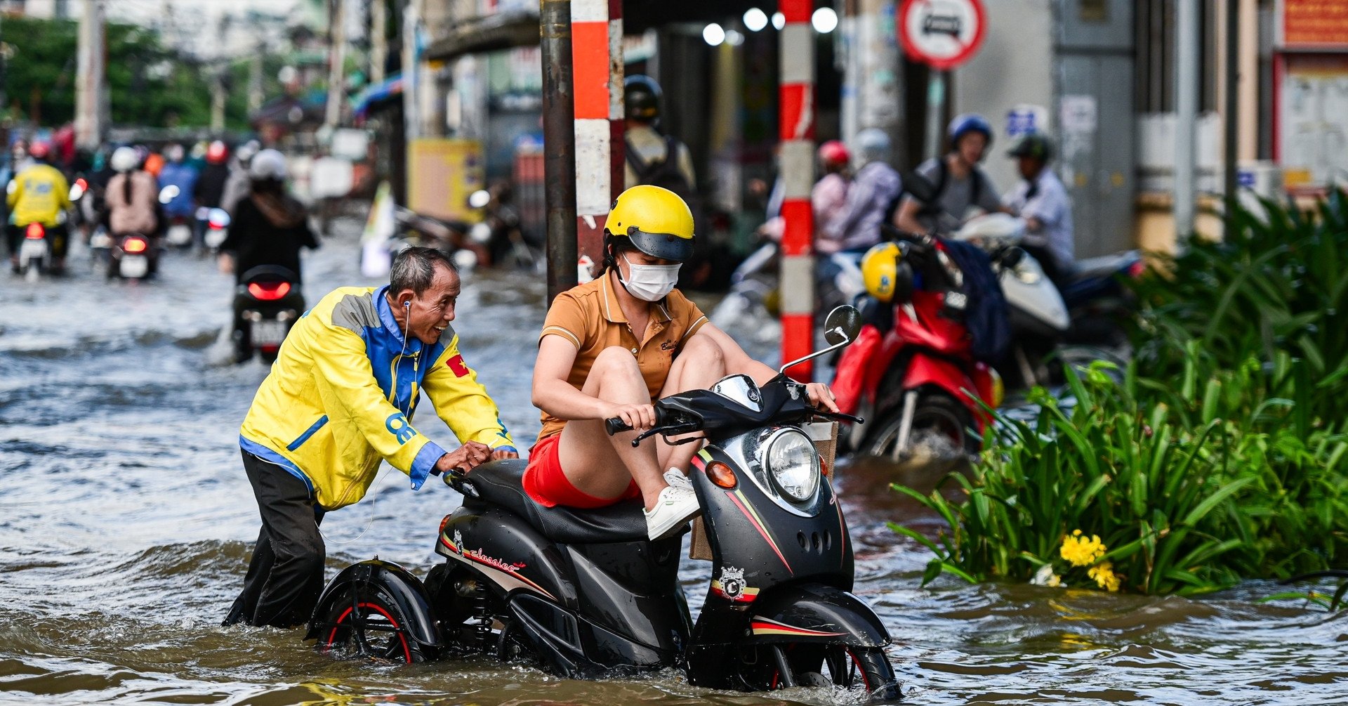 Dự báo thời tiết 1/3/2025: Nam Bộ có nơi nắng nóng, triều cường lên cao