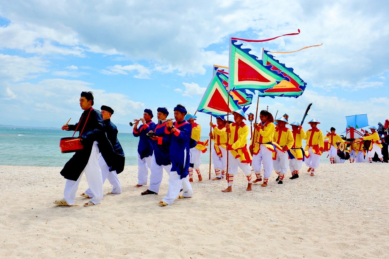 លើកកំពស់តម្លៃនៃពិធីបុណ្យសំបុកសត្វស្លាប