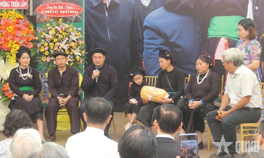 写真展と本の出版記念会「ランヌ村の立ち上がり」 - ランソン新聞