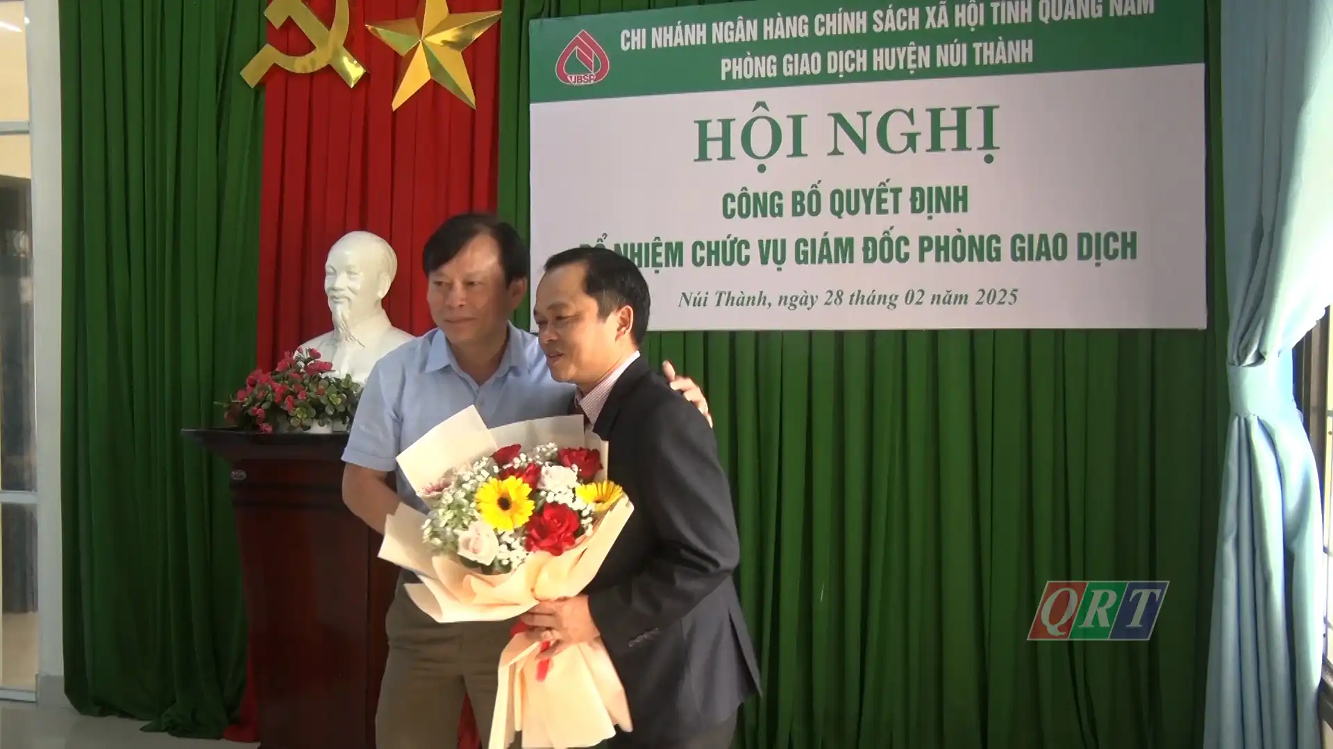 Nomination du directeur du bureau des transactions de la Banque de politique sociale du district de Nui Thanh