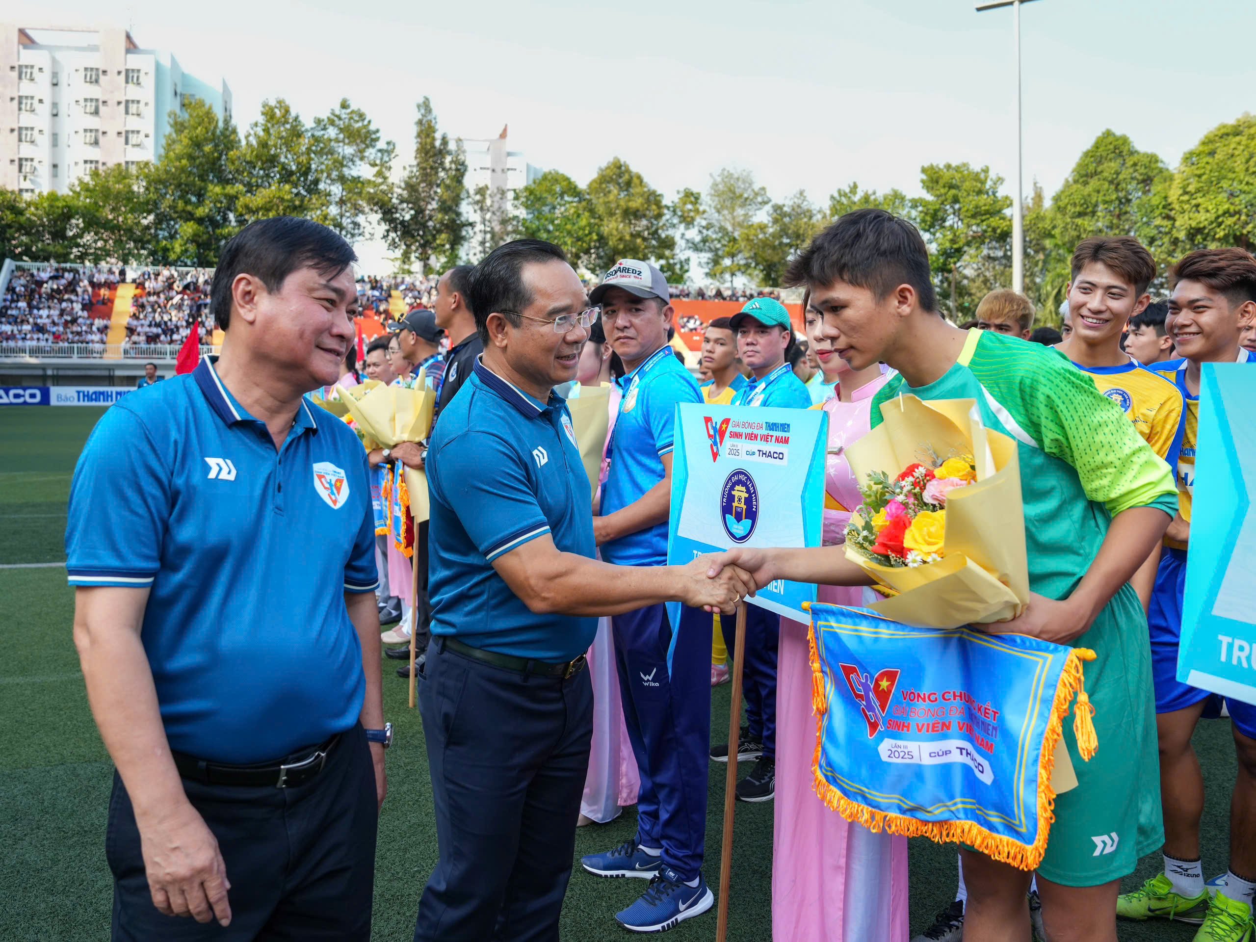 HLV Kim Sang-sik: 'Háo hức mong chờ sinh viên Việt Nam so tài sinh viên Hàn Quốc'- Ảnh 9.