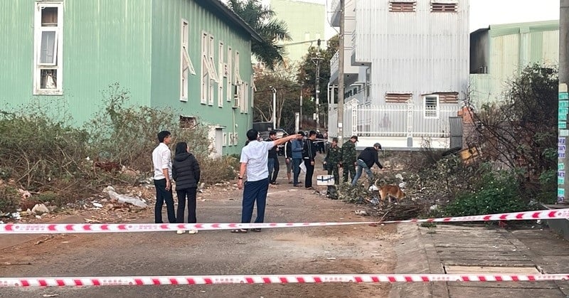 Big explosion near a bank branch