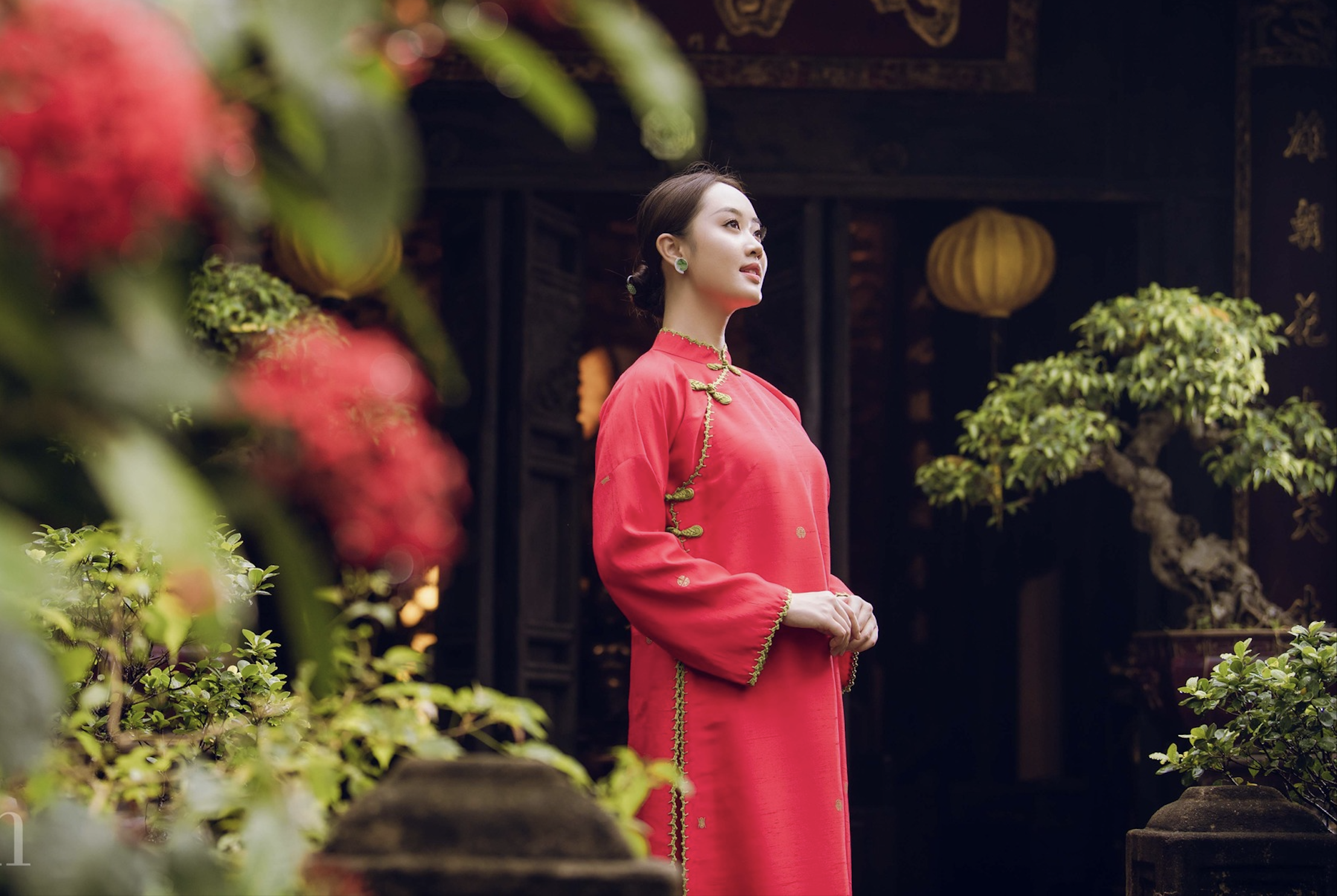 Hue - La capital del ao dai de cinco paneles