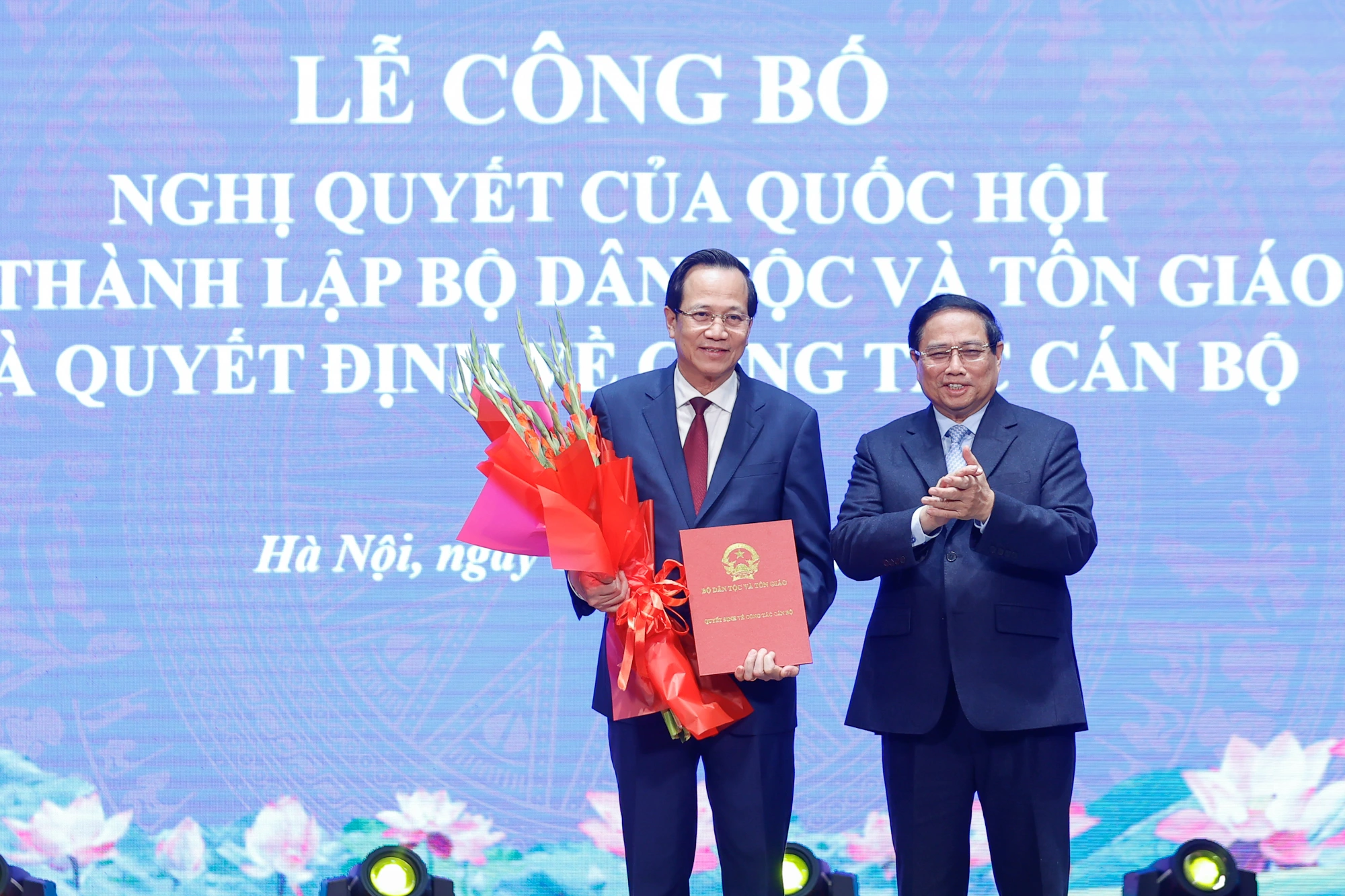 Thủ tướng: Bảo đảm bình đẳng giữa các dân tộc và tôn giáo, không để ai bị bỏ lại phía sau