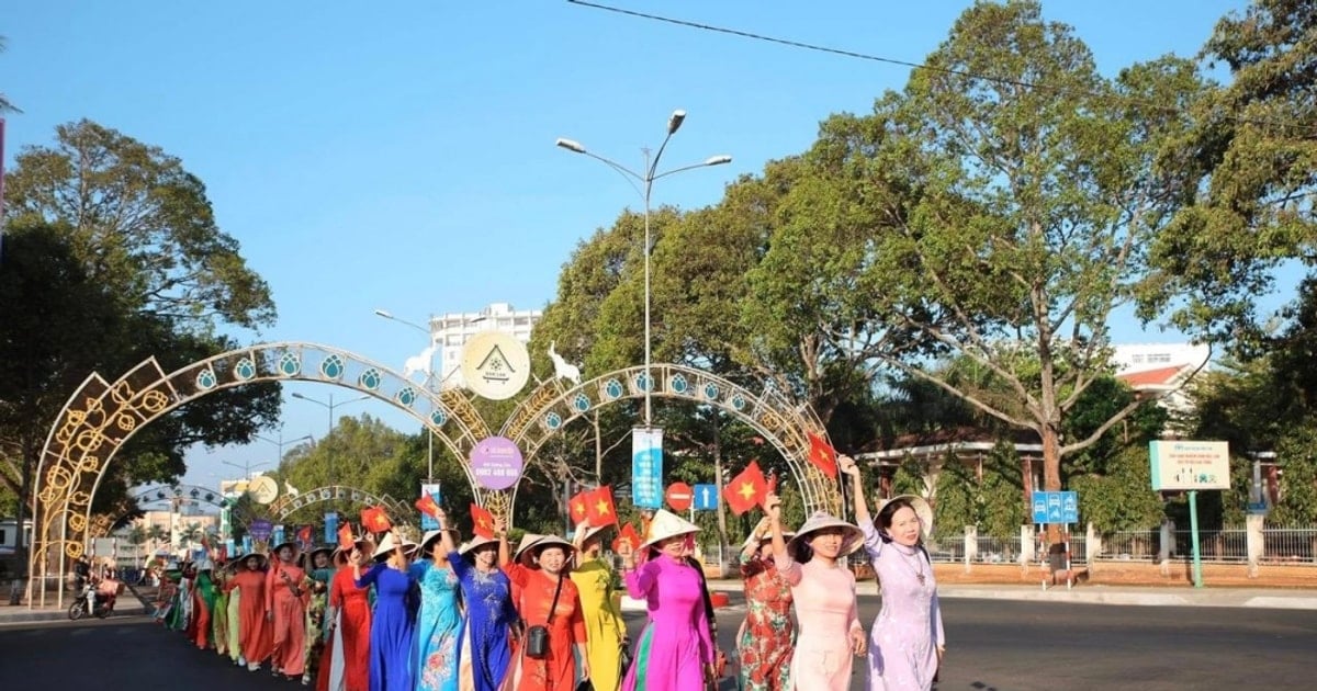 Launching "Ao Dai Week" from March 1 to 8