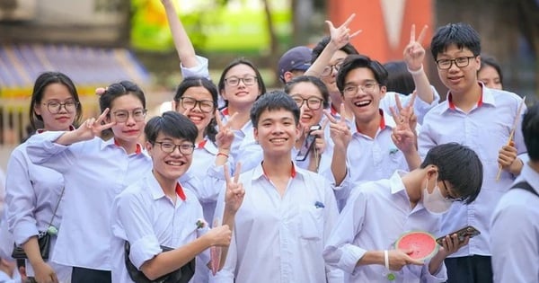 From March 20-23, Hanoi organized a survey test for 11th and 12th graders.