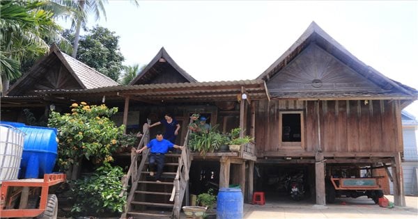 Visit the 140-year-old stilt house of "elephant hunting king" Y Thu Knul