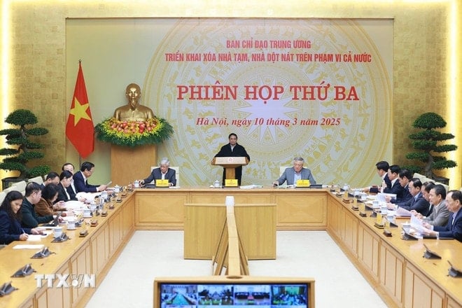 ttxvn-thu-tuong-chu-tri-phien-hop-ban-chi-dao-trung-uong-ve-xoa-nha-tam-nha-dot-nat-1003-2.jpg