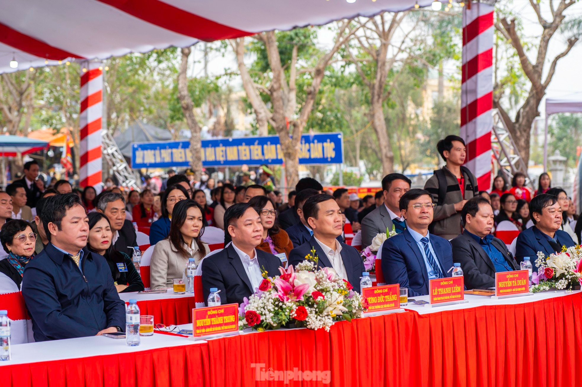 Thousands of people attend Tranh Temple Festival 2025 photo 3