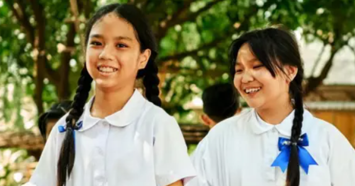 Thai students allowed to have long hair after 50-year ban