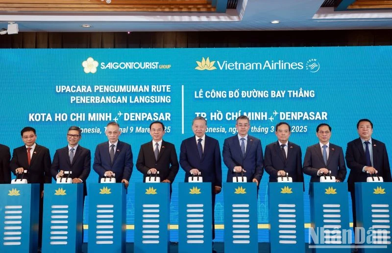 General Secretary To Lam attends the announcement ceremony of the direct flight route Ho Chi Minh City - Denpasar (Indonesia)