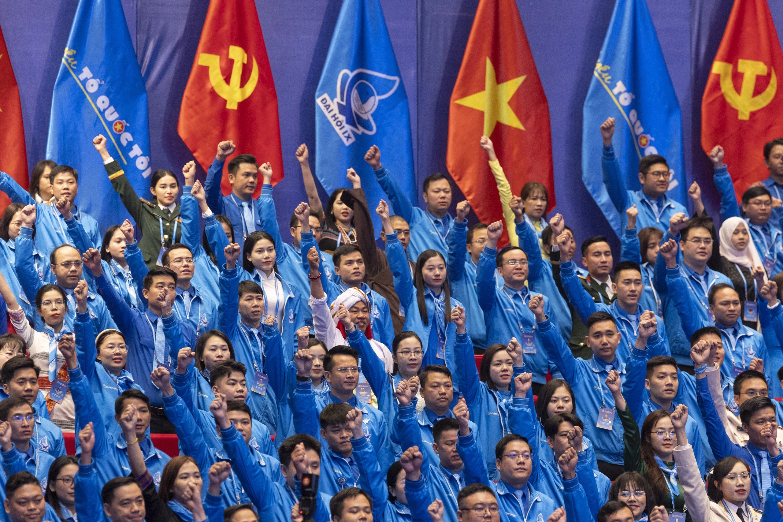 Un pont solide aide le Vietnam à se relever avec force dans la nouvelle ère