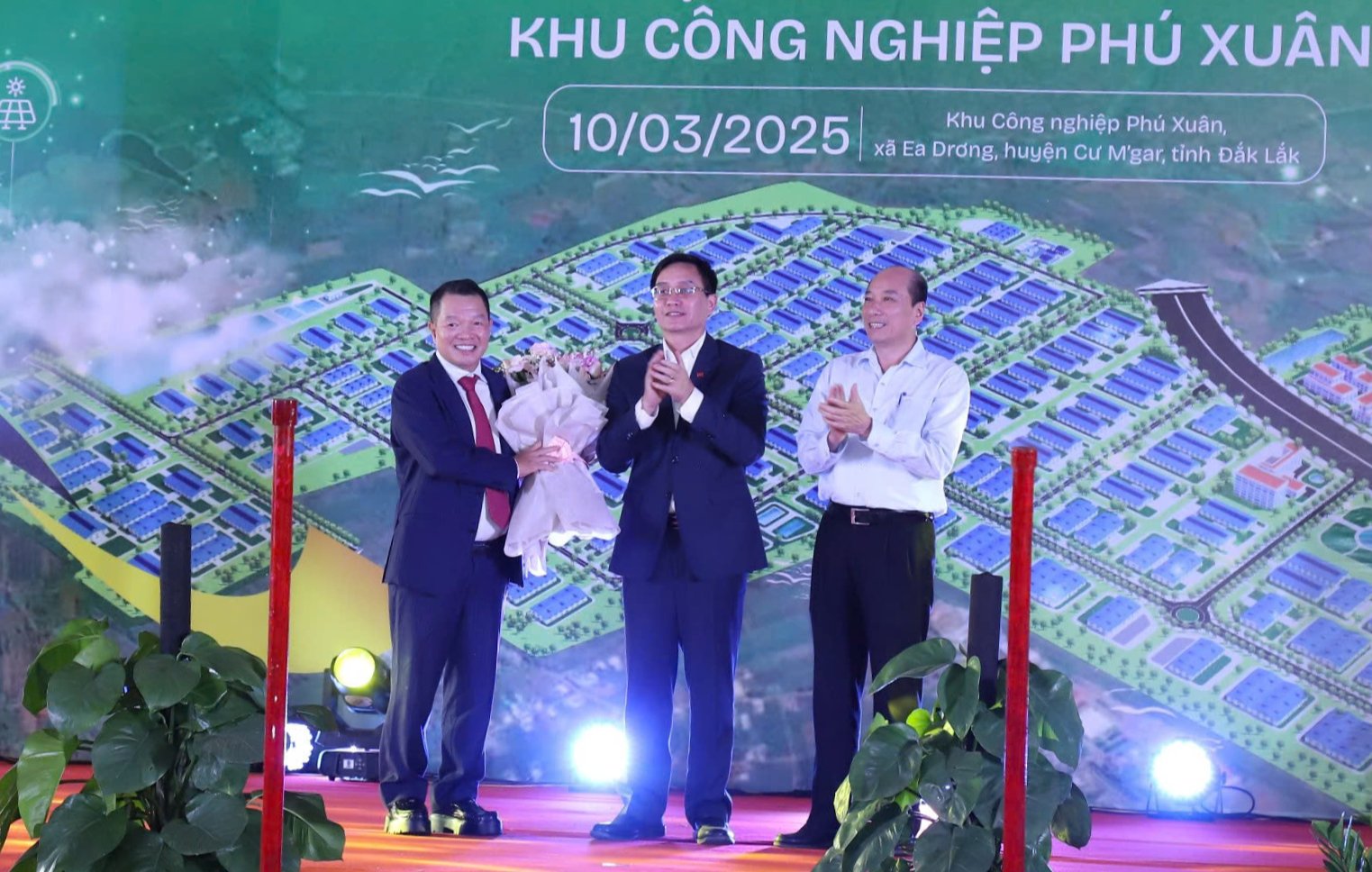 Phó Thủ tướng động thổ khu công nghiệp hơn 300ha ở Đắk Lắk - Ảnh 3.