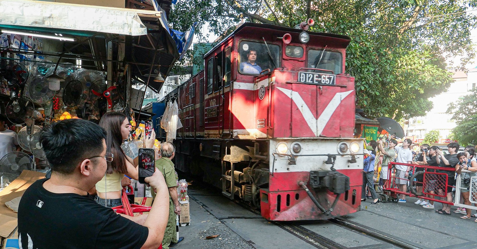 Une somme d'argent énorme est nécessaire pour déplacer la rue ferroviaire à Hanoi