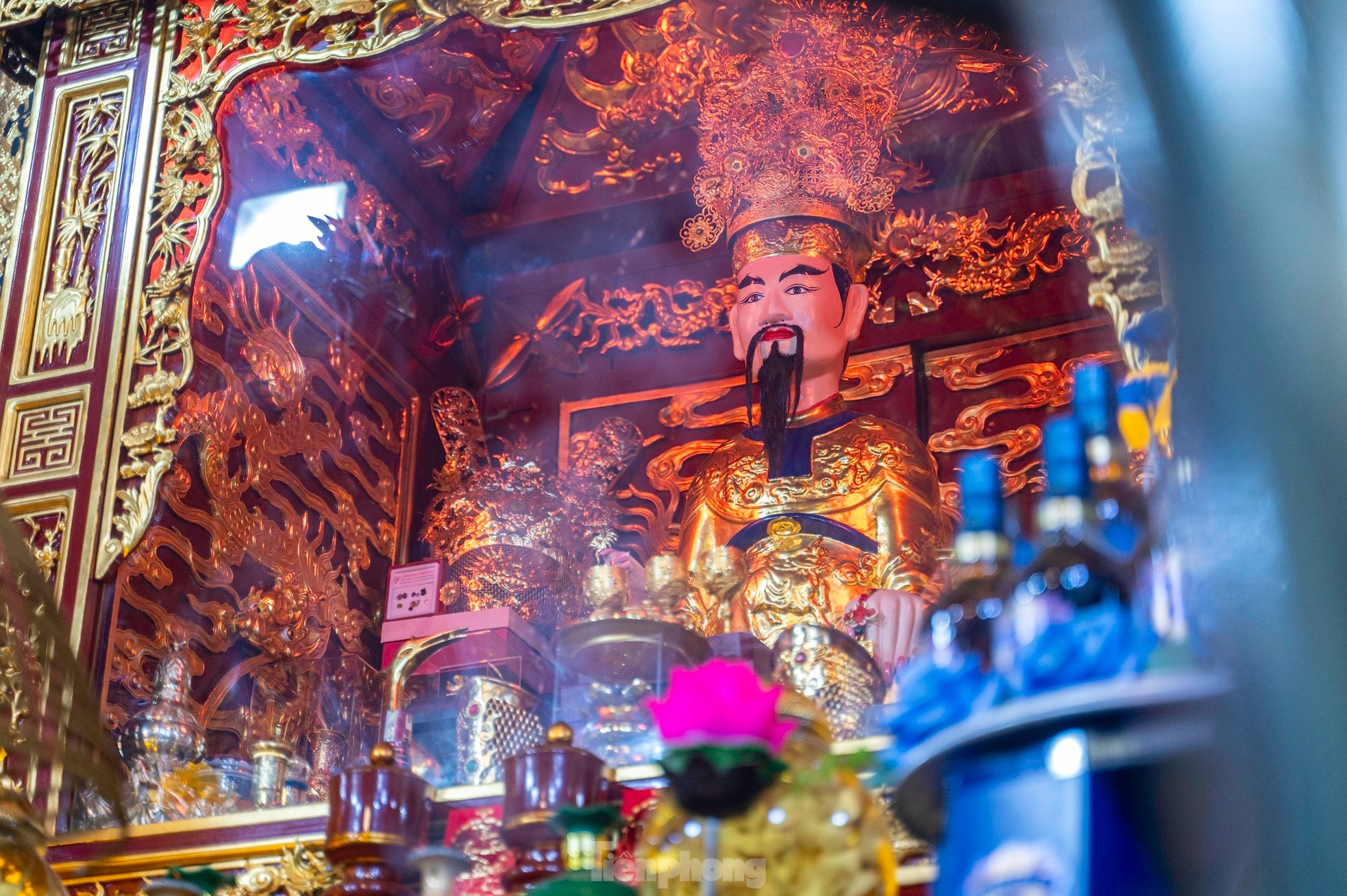 Thousands of people attend Tranh Temple Festival 2025 photo 8