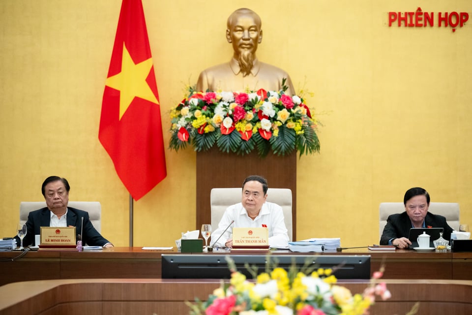 Der Vorsitzende der Nationalversammlung, Tran Thanh Man, leitete die Sitzung. Foto: Quochoi.vn