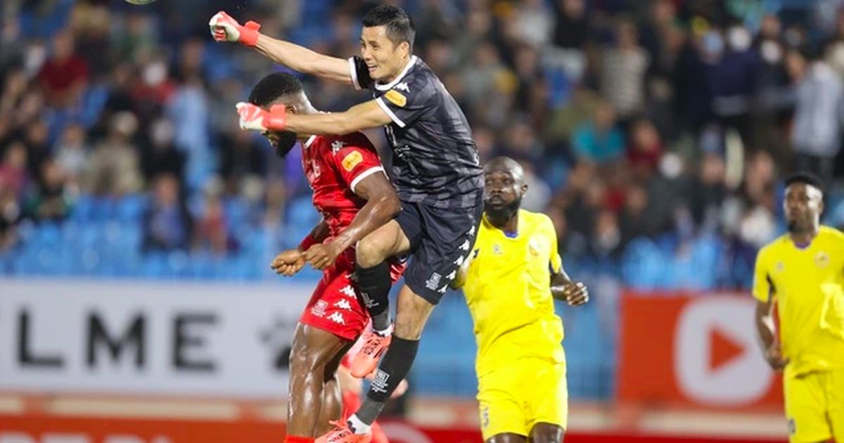 Dinh Trieu is so good, will the goalkeeper taller than Tay be the main player in the Vietnam national team?