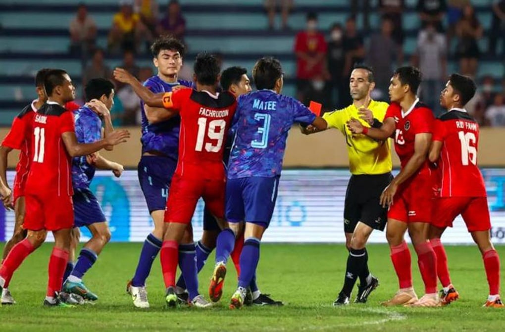 Trọng tài gây bão ở SEA Games điều khiển trận tuyển Việt Nam gặp Lào - 1