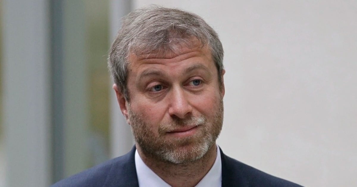 Er versprach, Geld aus dem Verkauf von Chelsea an den russischen Milliardär Abramovich in die Ukraine zu überweisen