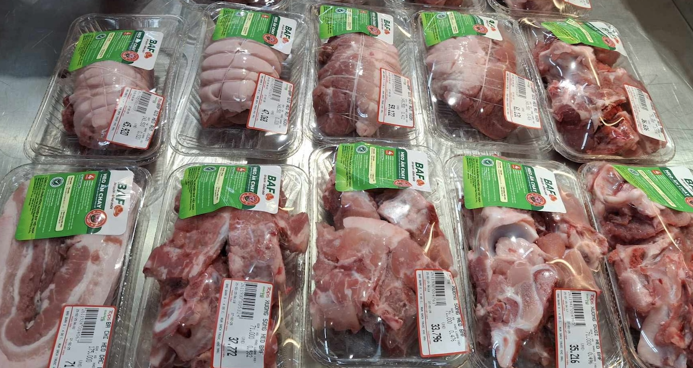 Unternehmen geben die Kosten für die Aufzucht lebender Schweine bekannt; einige Schweinefleischsorten sind auf 280.000 VND/kg gestiegen