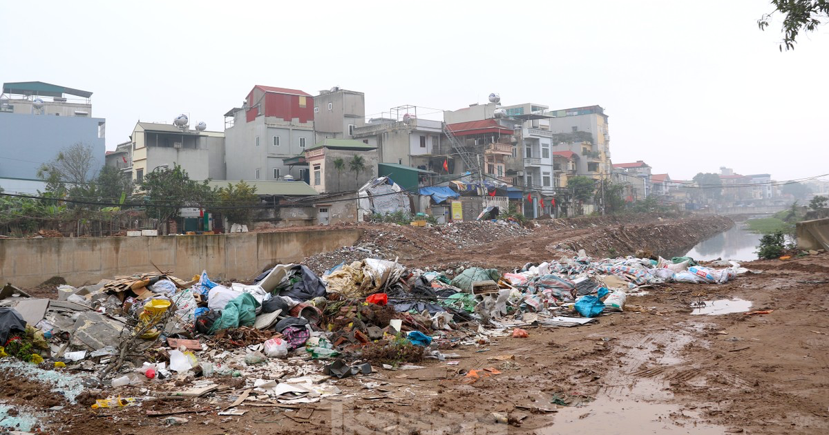 Kiểm tra, xử lý tình trạng ngập rác thải dự án cứng hóa kênh La Khê