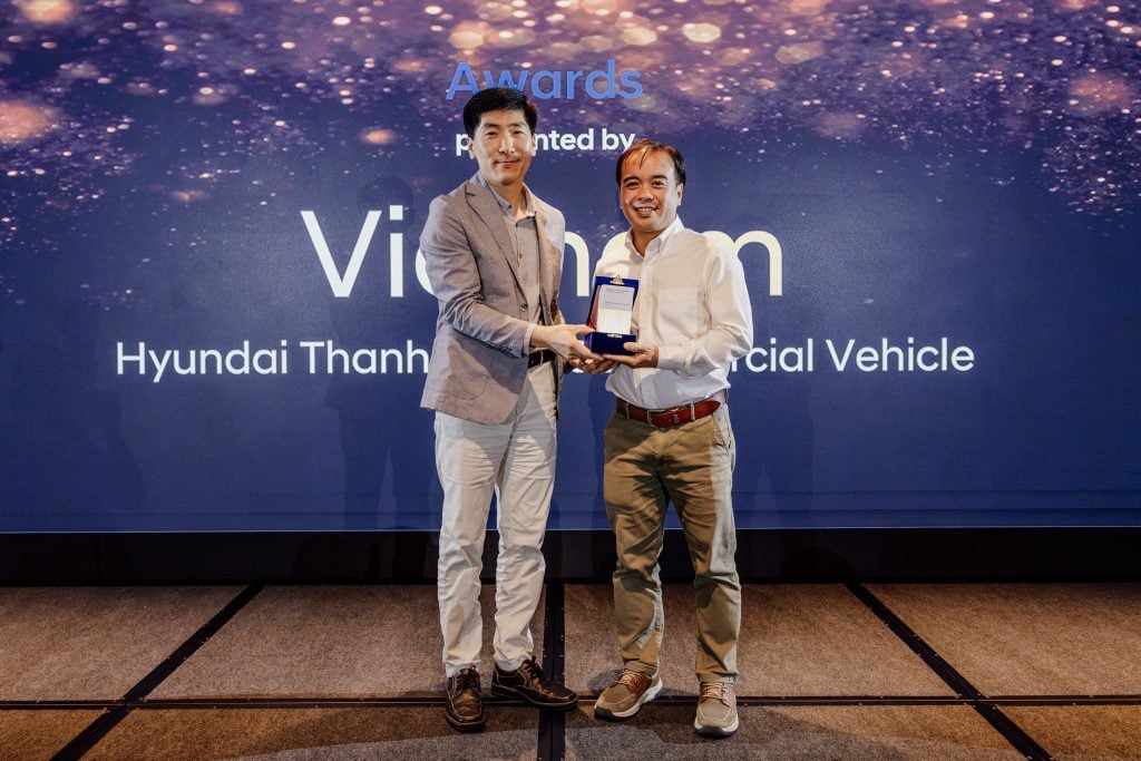 Hyundai Thanh Cong Thuong Mai ទទួលបានពានរង្វាន់ "អ្នកចែកចាយប្រចាំឆ្នាំ" យ៉ាងល្អឥតខ្ចោះ ក្នុងរយៈពេល 2 ឆ្នាំជាប់ៗគ្នា។