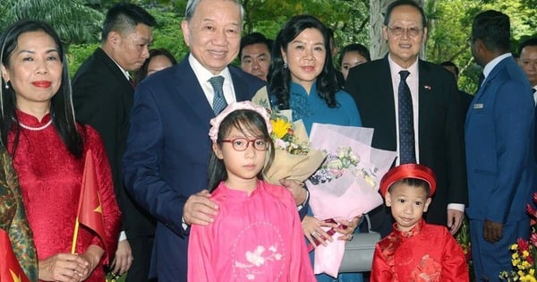 El Secretario General To Lam y su esposa inician una visita oficial a Singapur