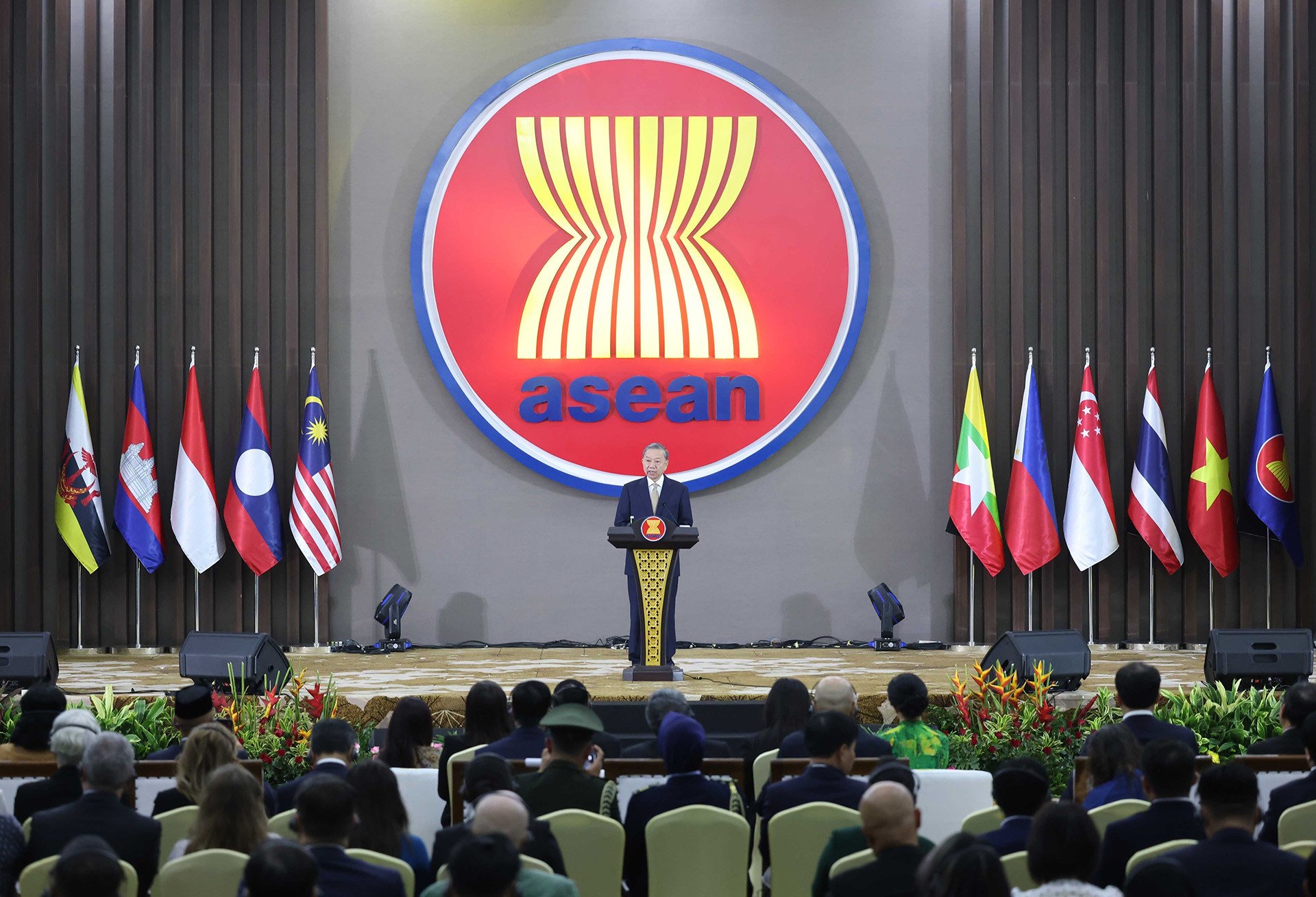 General Secretary: ASEAN is the starting point and premise for Vietnam's integration