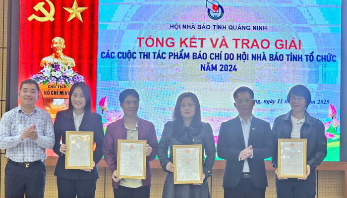 La Asociación de Periodistas de la provincia de Quang Ninh entrega los premios del concurso de periodismo de 2024