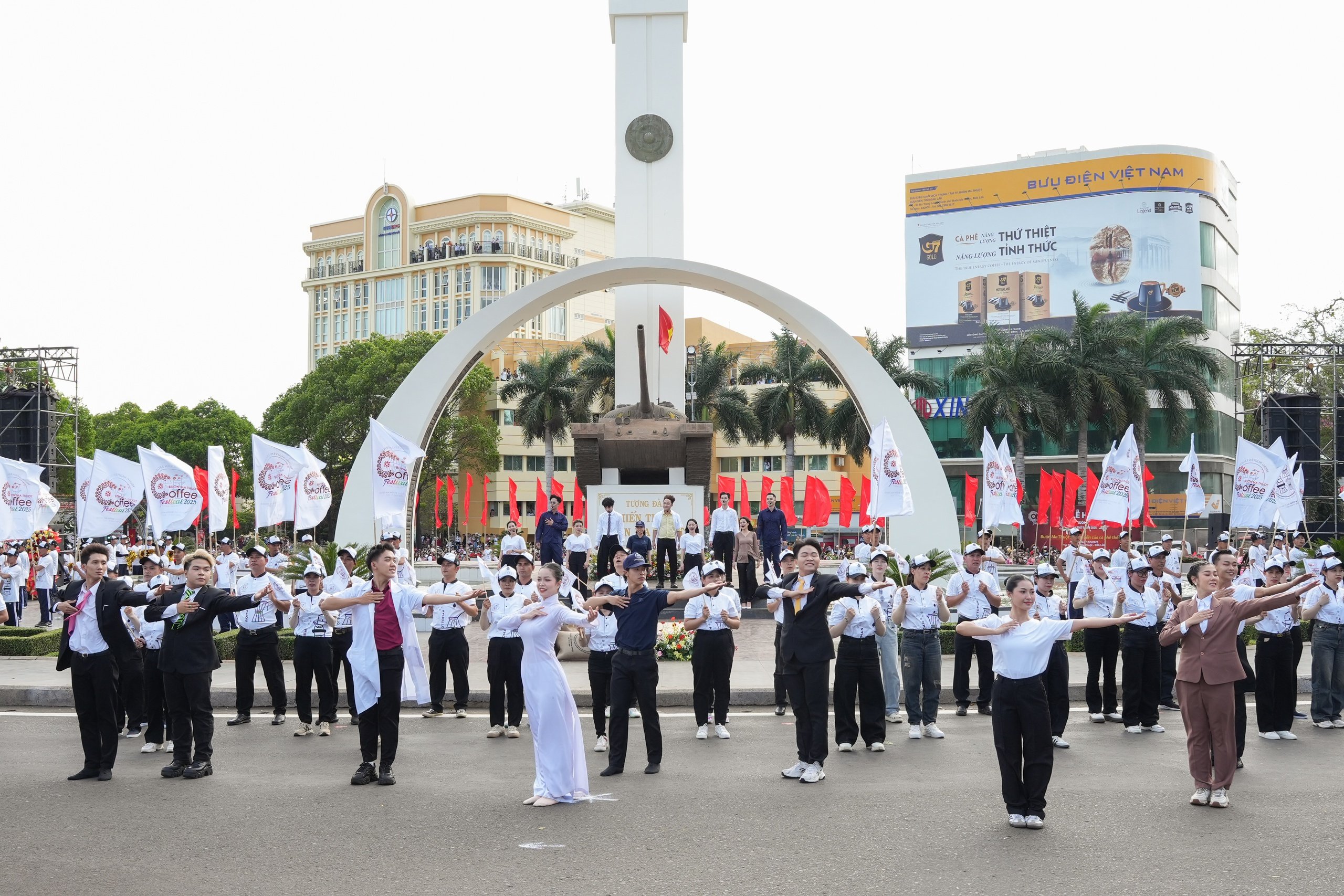 Đậm đà bản sắc Tây Nguyên trong Lễ hội Đường phố 2025 “Buôn Ma Thuột - Điểm đến của cà phê thế giới