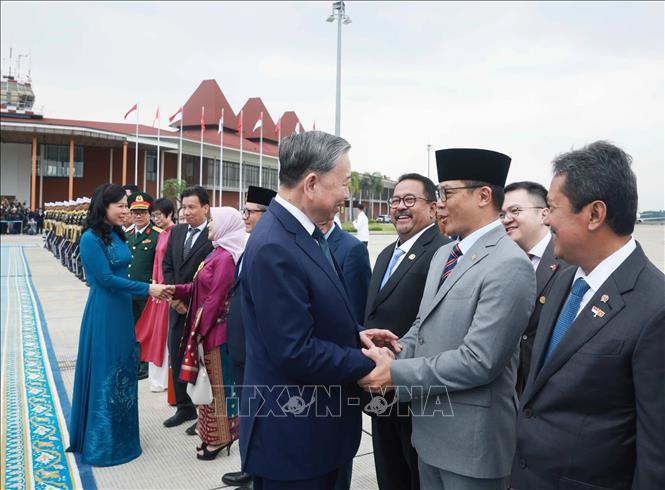 Lễ tiễn Tổng Bí thư Tô Lâm và Phu nhân tại sân bay quân sự Halim Perdanakusuma, Jakarta. Ảnh: TTXVN