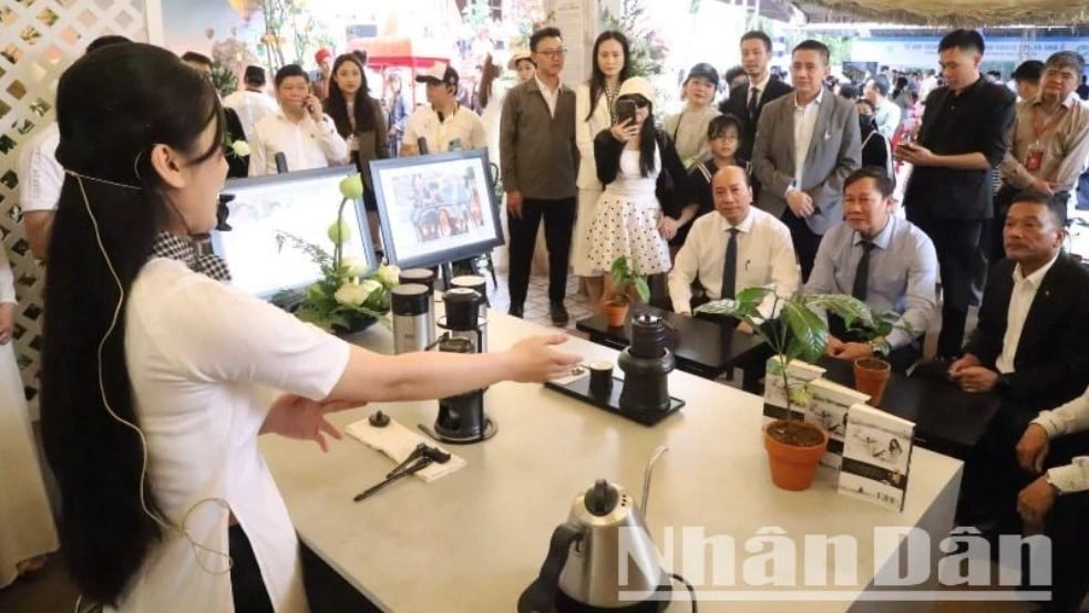 Businesses and people expect strong spread of Vietnamese coffee through Coffee Festival