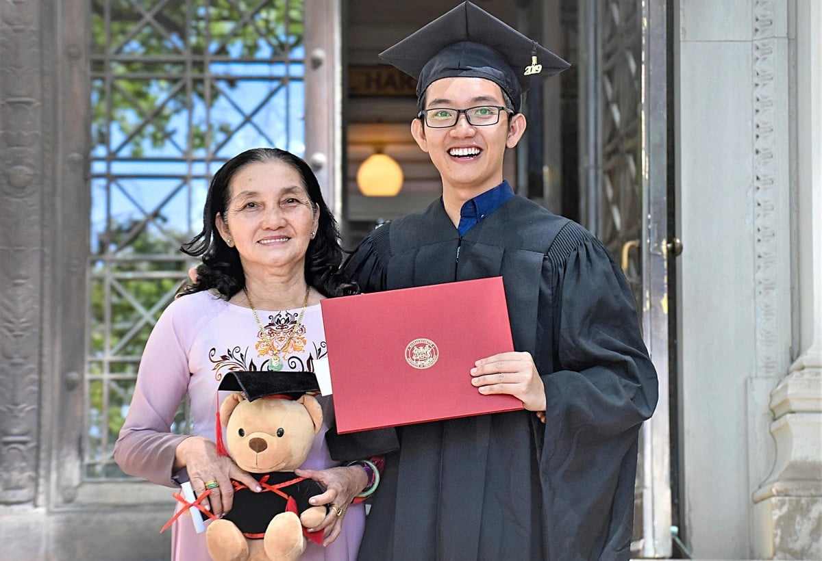 El niño fue el mejor alumno de su clase cuatro veces gracias al sueño de su madre.