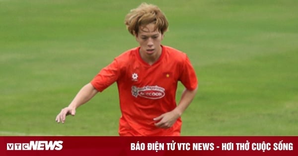 El seleccionador de Vietnam Sub-22 vigila de cerca a los jugadores vietnamitas en el extranjero