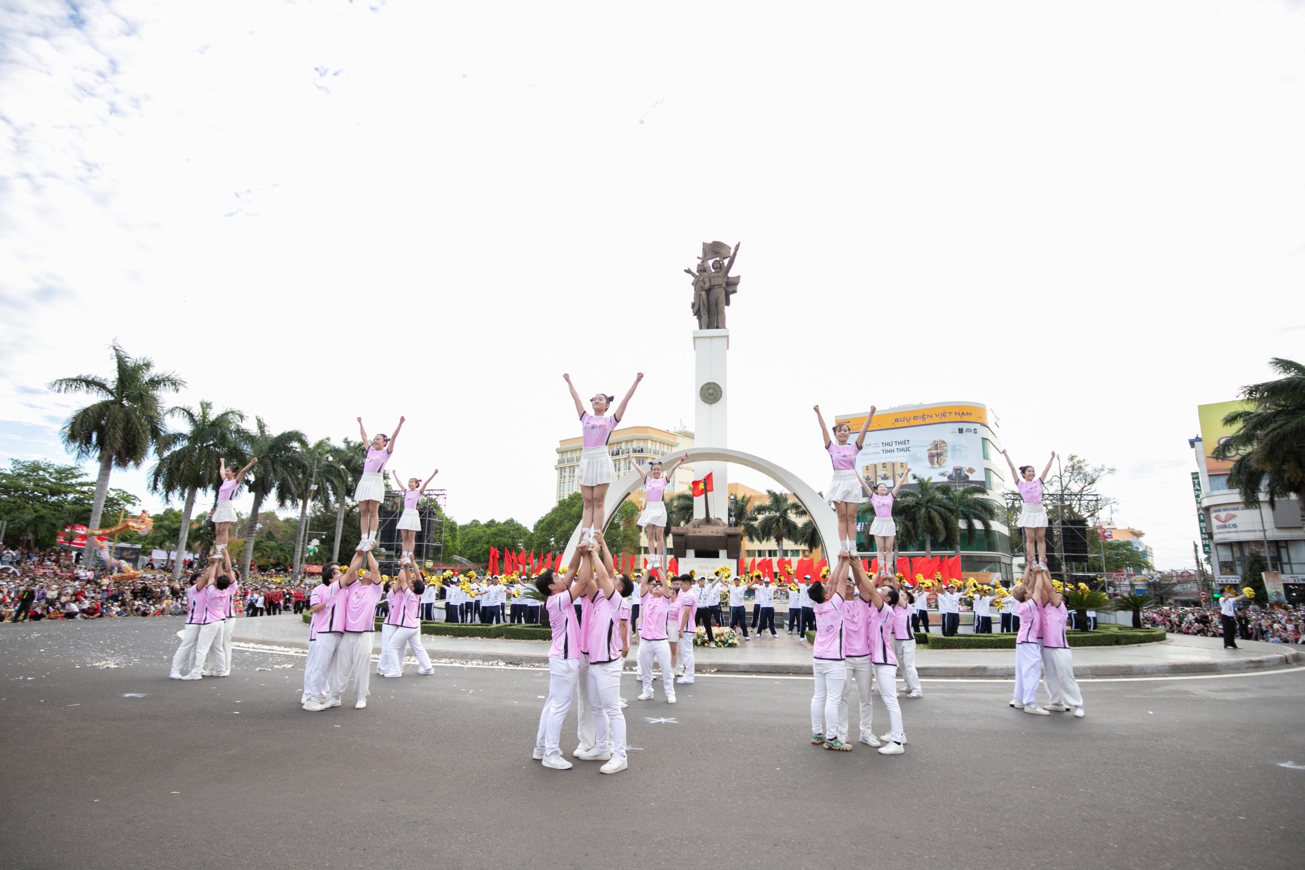 Đậm đà bản sắc Tây Nguyên trong Lễ hội Đường phố 2025 “Buôn Ma Thuột - Điểm đến của cà phê thế giới