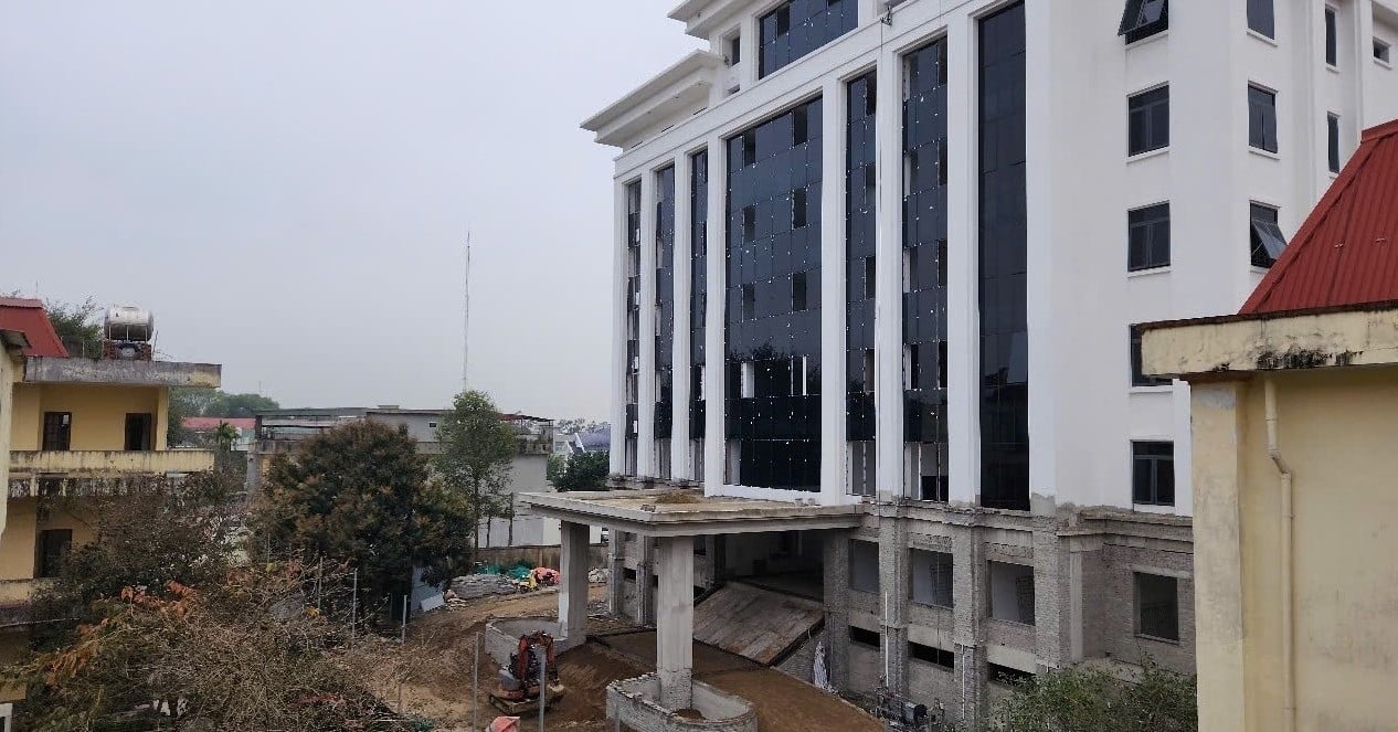 What does Thanh Hoa say about the district headquarters project that has just increased capital to 52 billion VND?