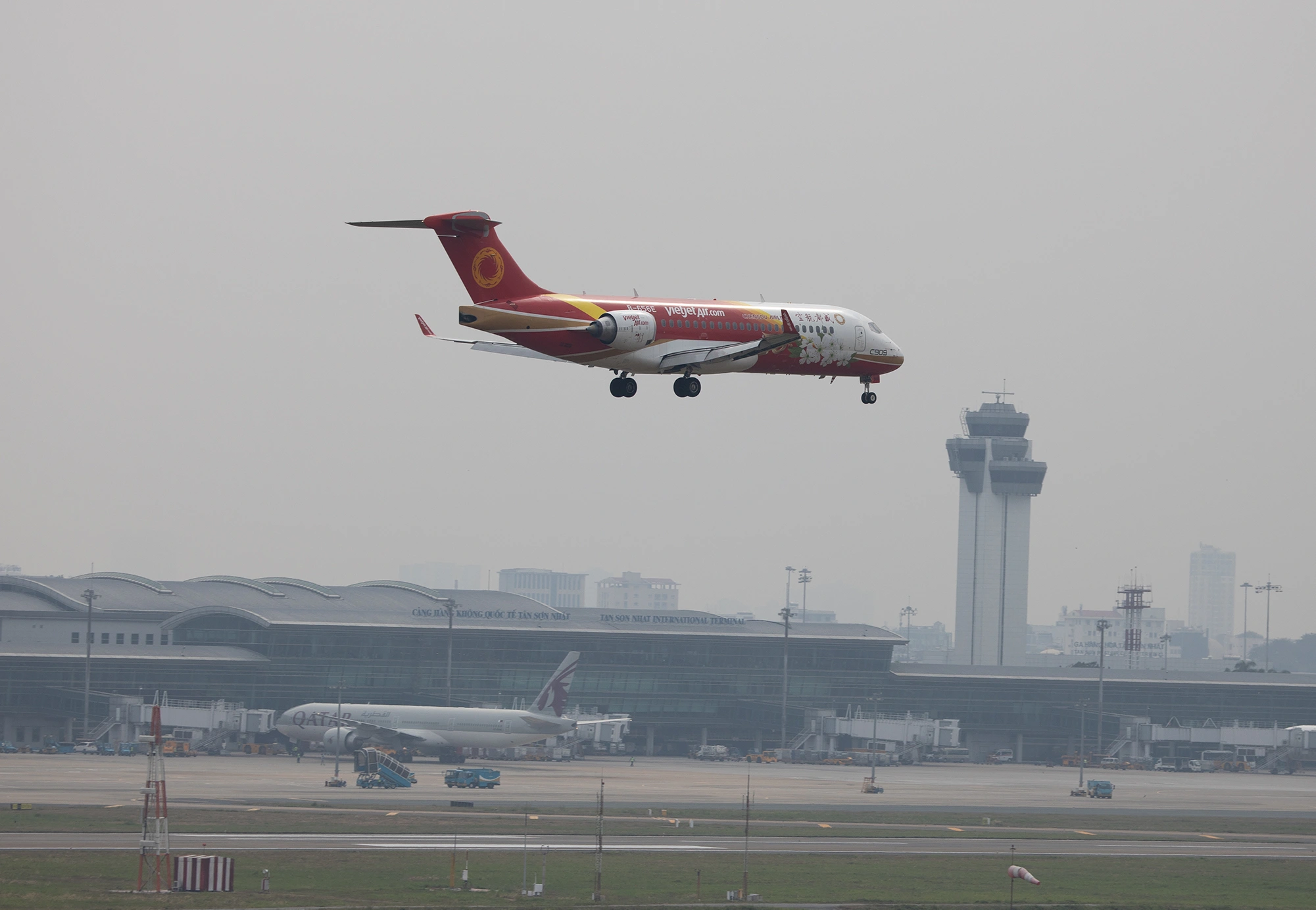 Two issues to note when allowing "made in China" aircraft to be exploited in Vietnam