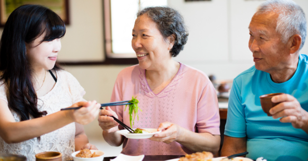 The harsh reality: No matter how filial children are, they should not take care of their sick elderly parents alone for too long.