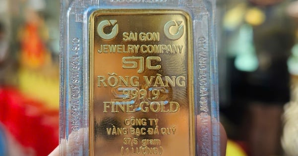 New record, gold bar price exceeds 94 million VND/tael for the first time