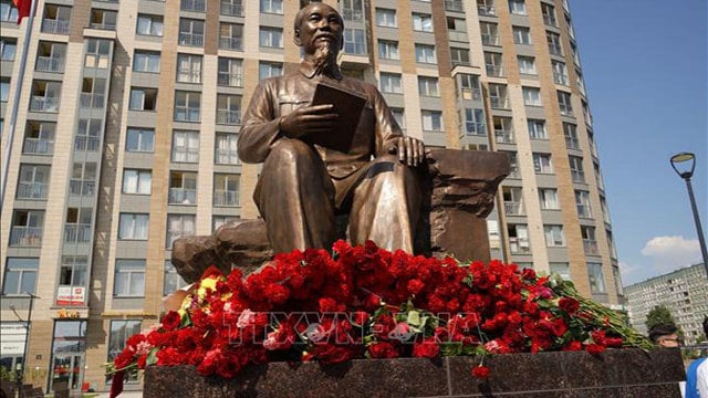 La plaza de la ciudad de San Petersburgo lleva el nombre de Ho Chi Minh.