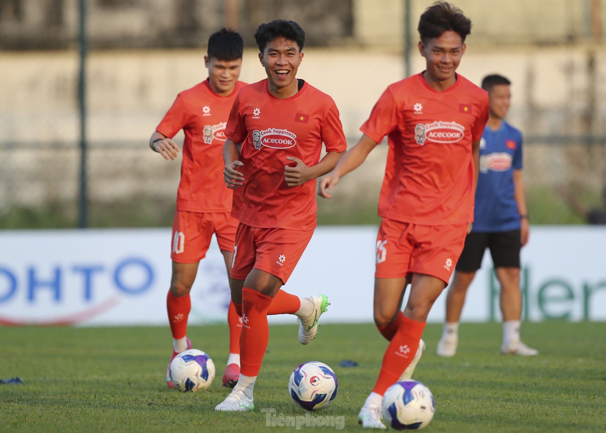 Tien Linh and Quang Hai were absent from the first training session of the Vietnam team, photo 7