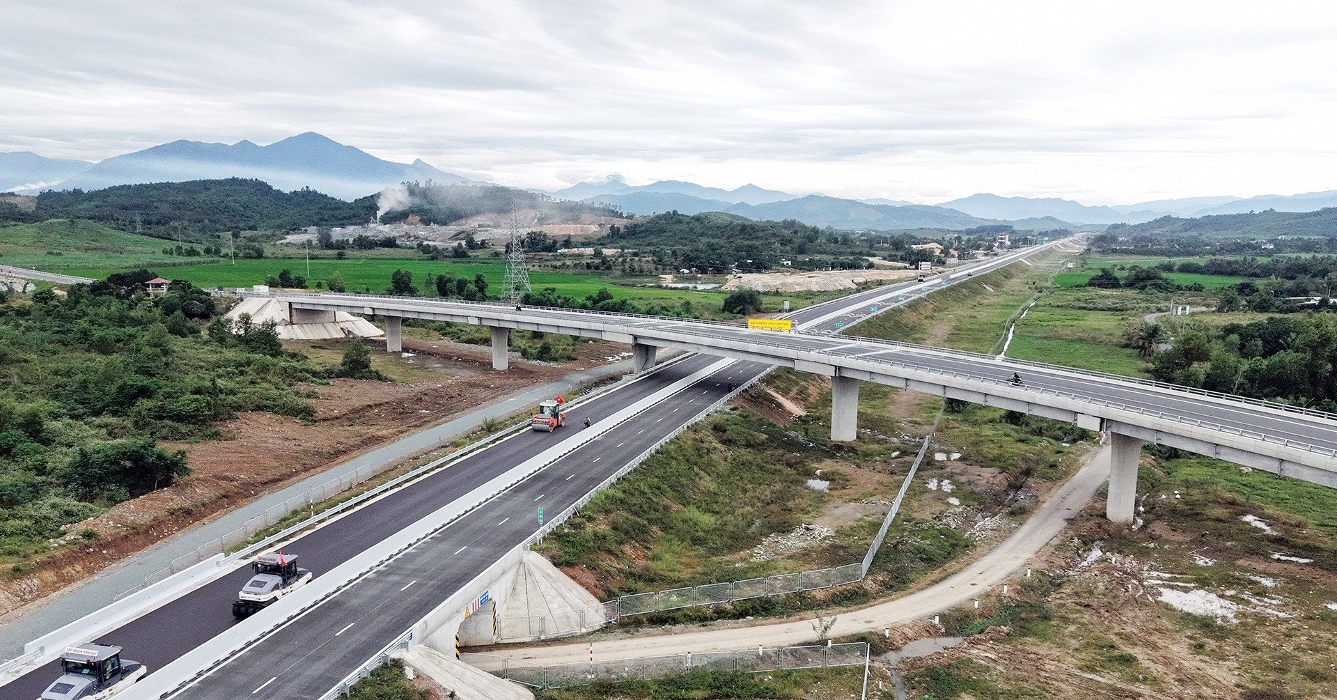 El viceprimer ministro trabaja con tres provincias para eliminar obstáculos a los proyectos de autopistas