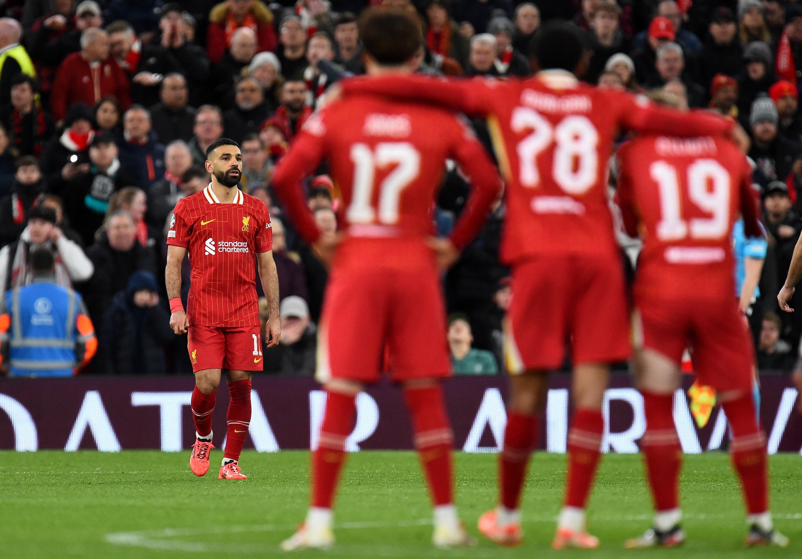 Salah bật khóc khi Liverpool thua cực đau, Yamal rực sáng đưa Barcelona vào tứ kết Champions League- Ảnh 1.