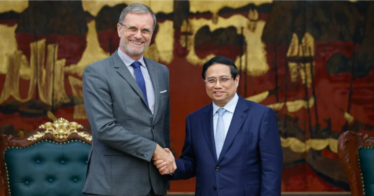 Premierminister Pham Minh Chinh forderte Frankreich auf, Vietnam bei der Entwicklung der Atomkraft zu unterstützen.