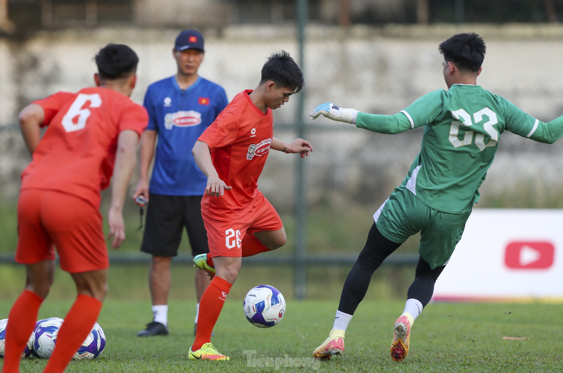 Tien Linh and Quang Hai were absent from the first training session of the Vietnam team photo 11