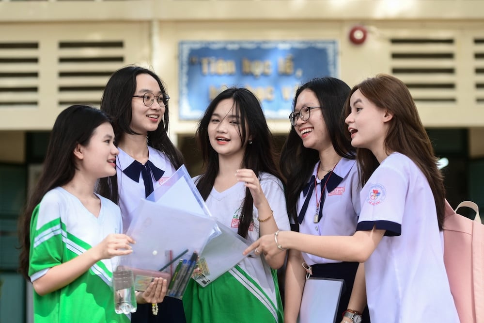 Les écoles de Ho Chi Minh-Ville révisent les examens de fin d'études pendant 3 semaines maximum et n'abusent pas du tutorat supplémentaire.